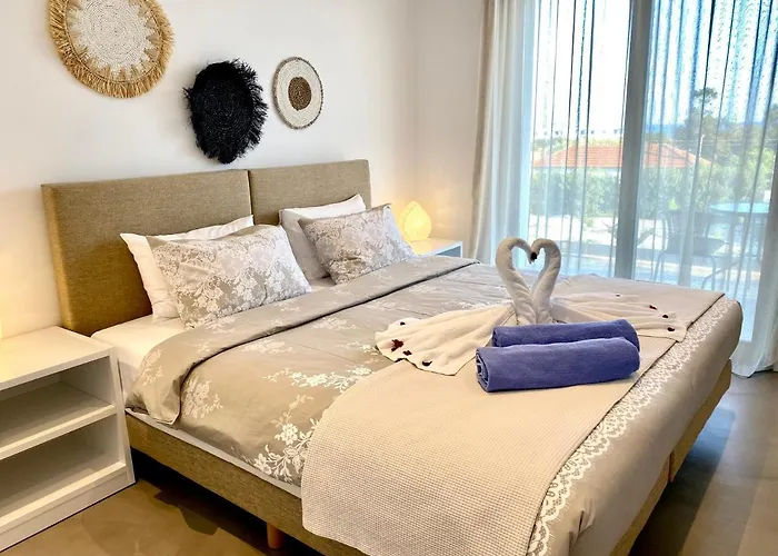 Gennadi Harmony Suites - 200 M From The Sea